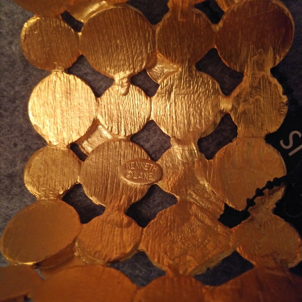 Vintage Kenneth Jay Lane Coin Hinged Gold Tone Cuff Bracelet - Picture 4 of 5